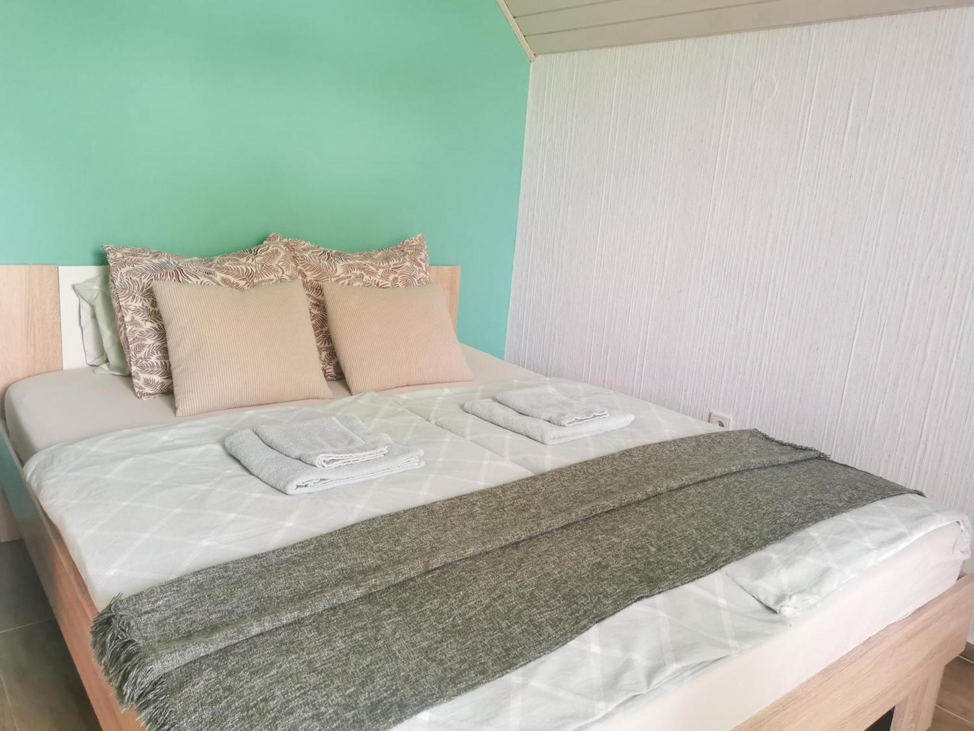 בלד Deerwood Villa-Modern Cozy Apartment With Castle View מראה חיצוני תמונה